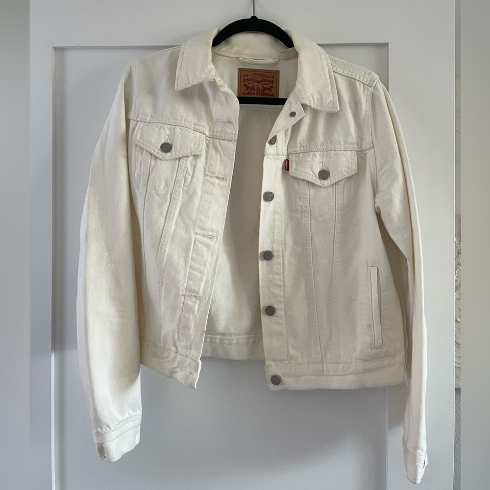 Levi white jean jacket